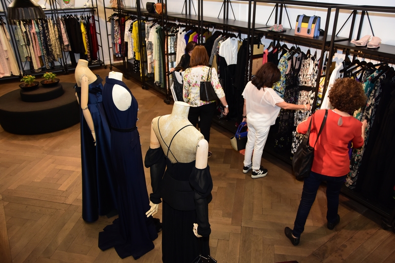 An Evening Around Dresses